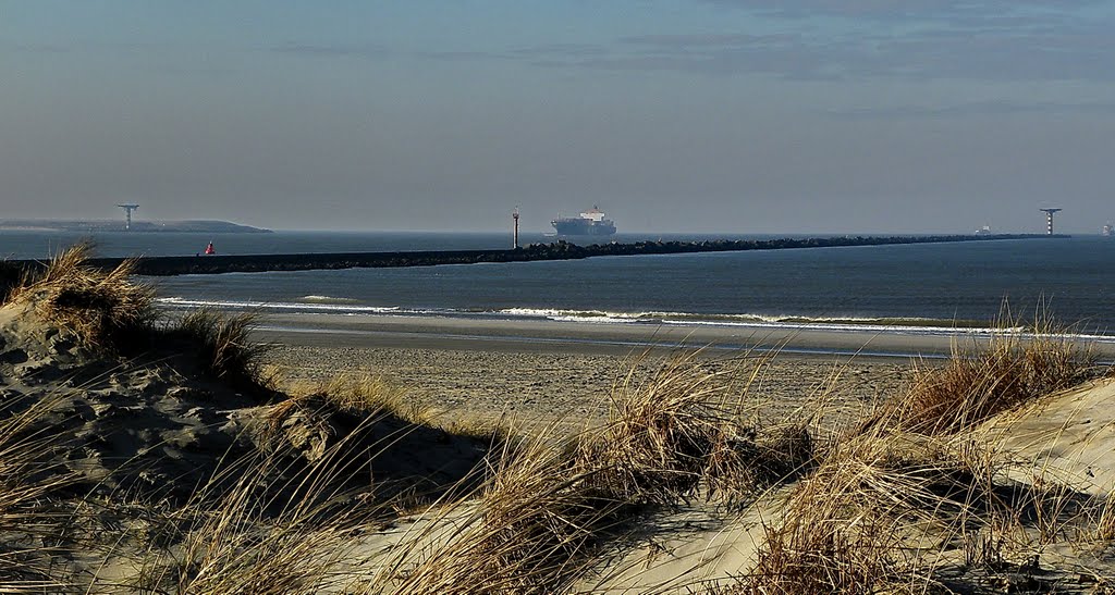 F.Gateway to ROTTERDAM, Entrance to the Nieuwe Waterweg at Hoek van Holland. by Feitse Boerwinkel