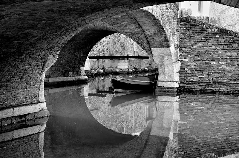 Sotto il ponte degli sbirri by Vanni Lazzari