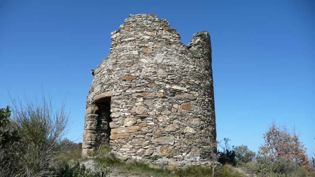 Verso Madonna della Guardia- resti di mulino a vento o torre di difesa? by giancamonty 42