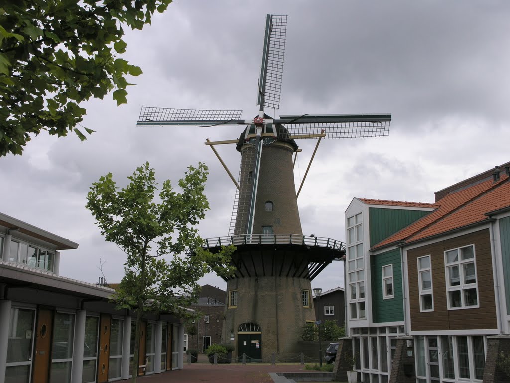 Hellevoetsluis Nederland - De Hoop by Frans van Unen