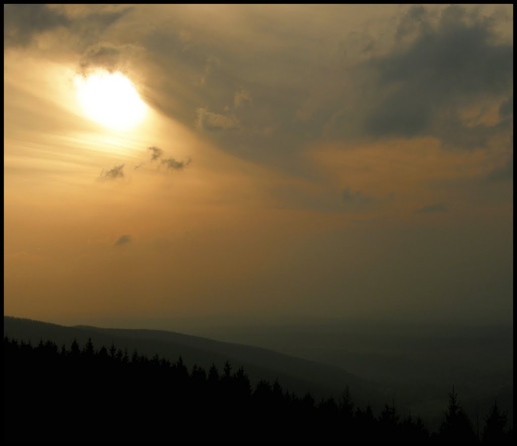 Januárový večer nad krajinou. (r.2011/OlypmusSP560UZ) by Matej Rückschlos Petruf