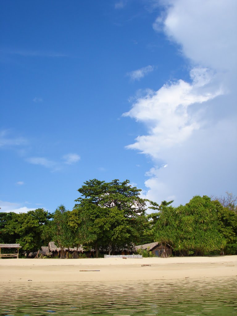 Siladen, Sulawesi by Sylvain Jaquet