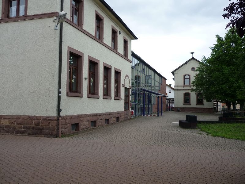 Schulhof Grundschule by Portal