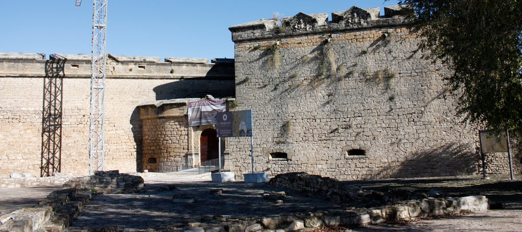 Castillo de sabiote (en obras) by Miguel Caballero Lar…