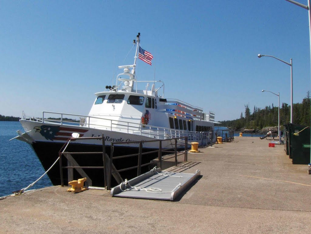 Isle Royale Queen IV, GLCT by Robert Maihofer, Great Lakes Casual Traveler