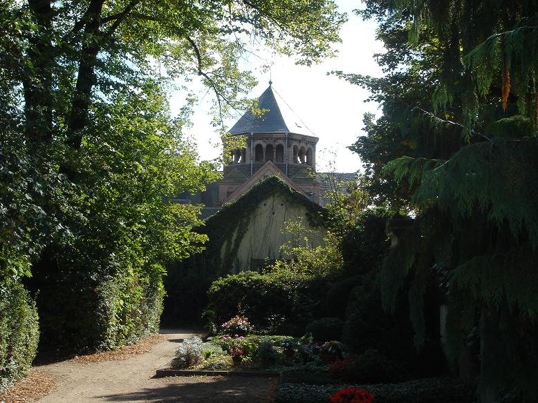 Friedhofskirche by patrique3000