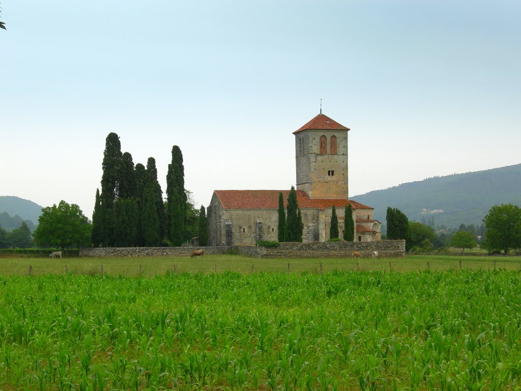 La basilique romane St Just de Valcabrère. by luminem