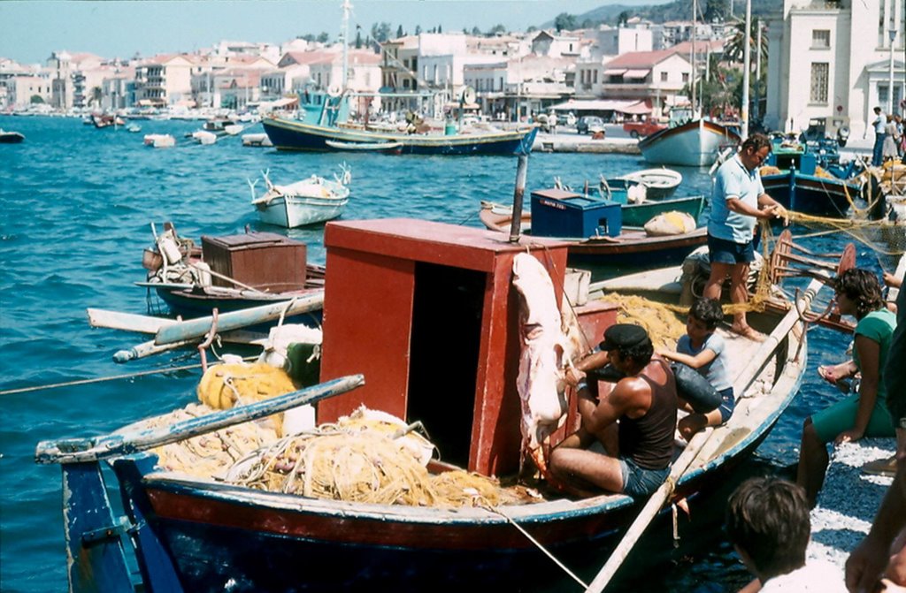 Samos: harbor, juli 1983 by JoDeRo