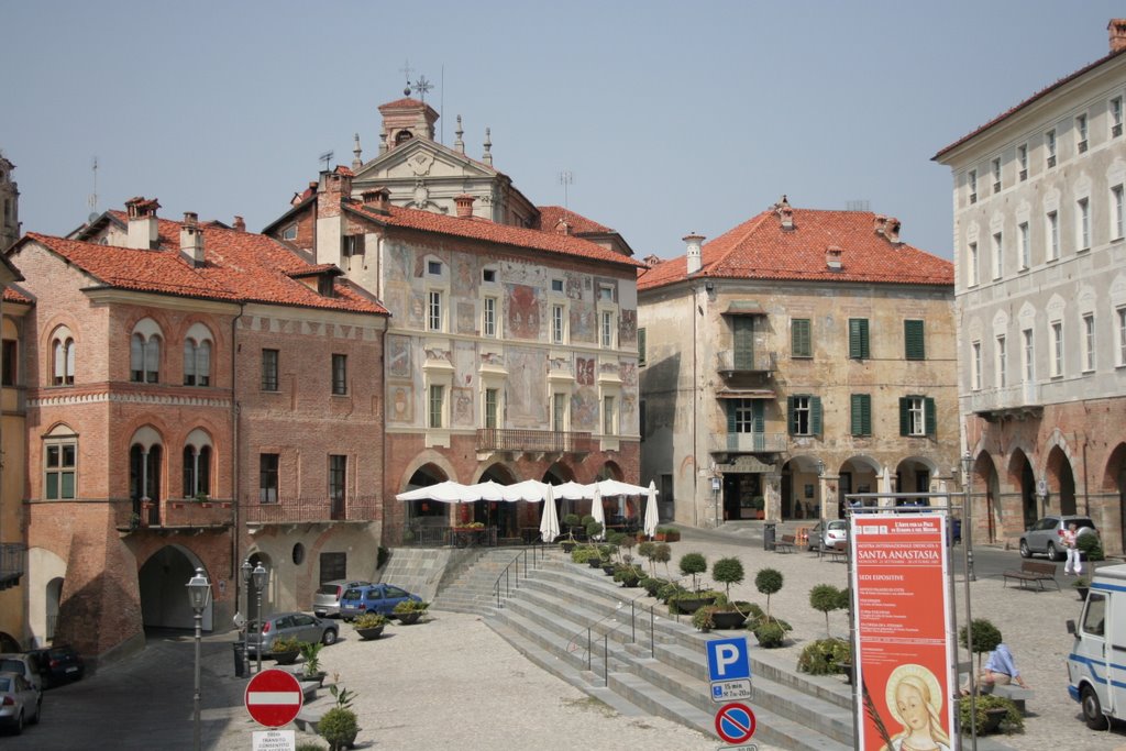 Mondovì, Piazza by Paolo Borghello