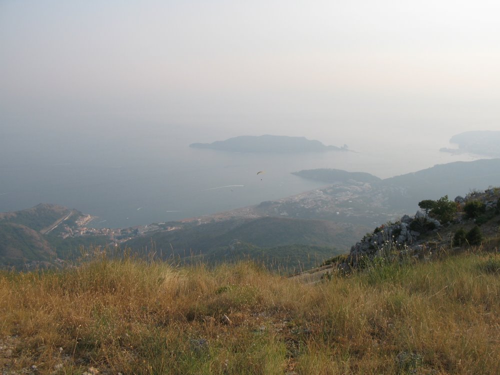 Paragliding in Budva by Ivan Martinetti