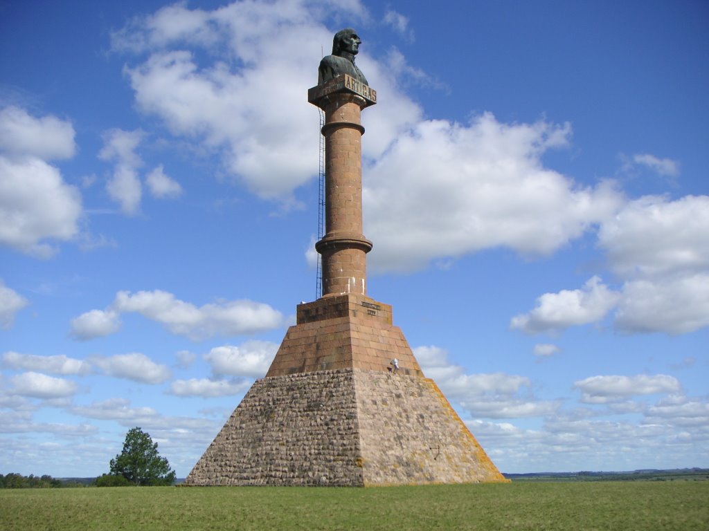 Meseta de Artigas, Paysandú by Agustín Tejeira Barchi