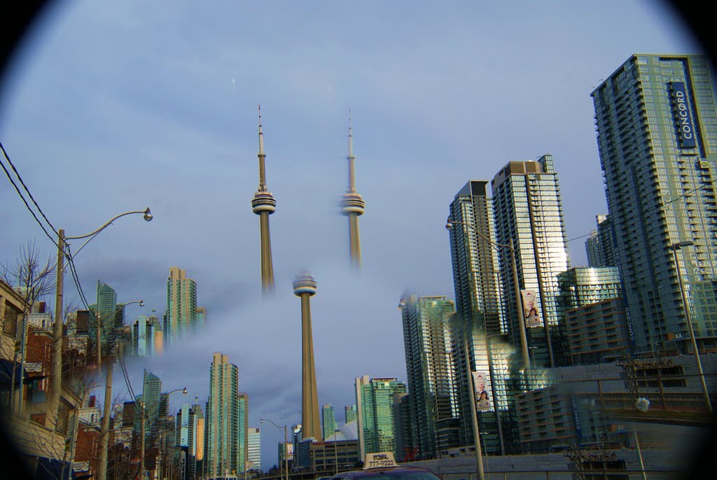 Toronto CN Tower by RinoBarone