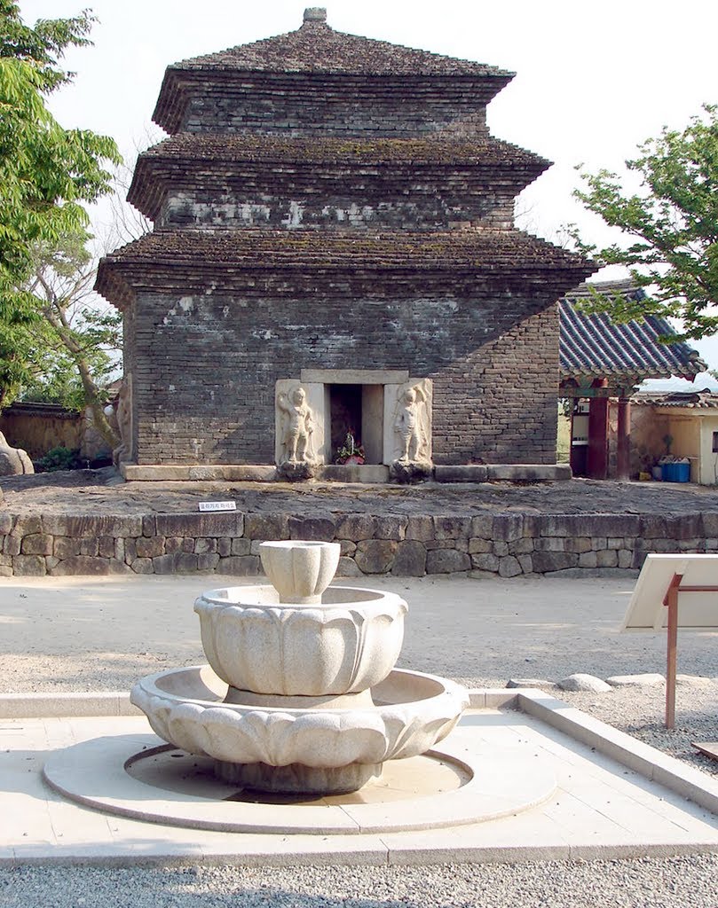 The Stone Pagoda of Bunwangsa was built in 634 of volcanic rock cut like brick. The four entrances are flanked by pairs of granite pillars bearing two relief carved Temple Guardians. The Stone Pagoda of Bunwangsa is National Treasure No. 30 by §teve