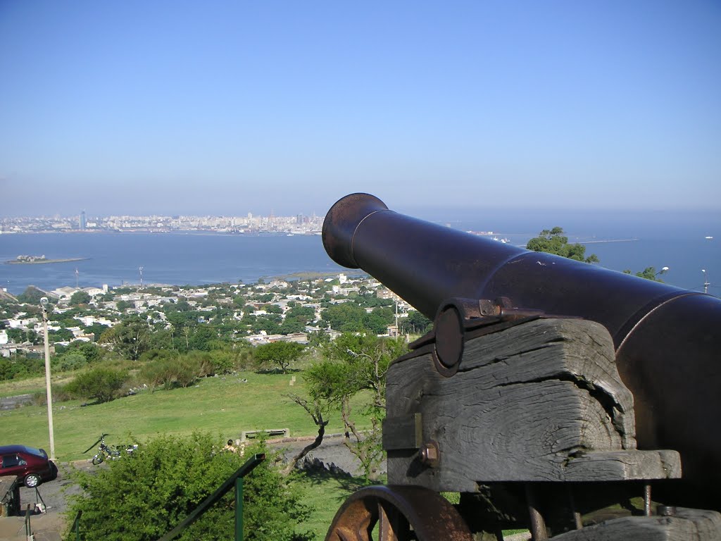 Bahía y puerto de Montevideo desde Fortaleza del Cerro by Agustín Andrés Tejei…