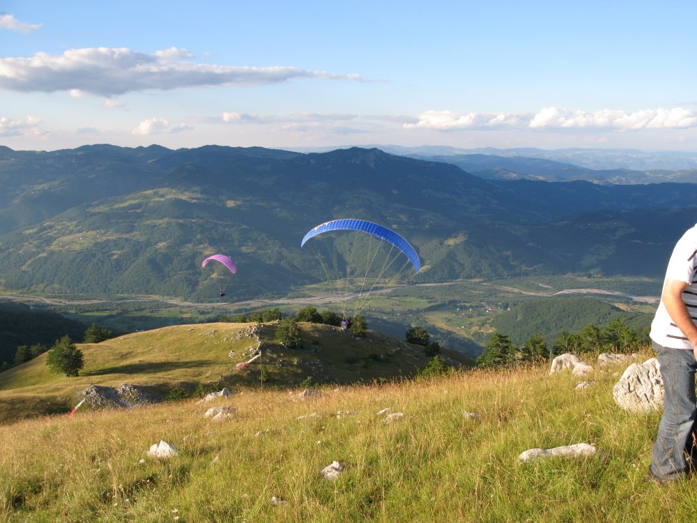 Paragliding in Mojkovac by Ivan Martinetti