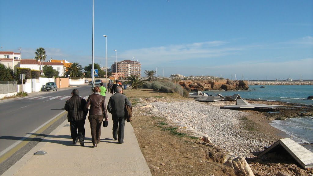 Paseando por la costa by santos Fernandez