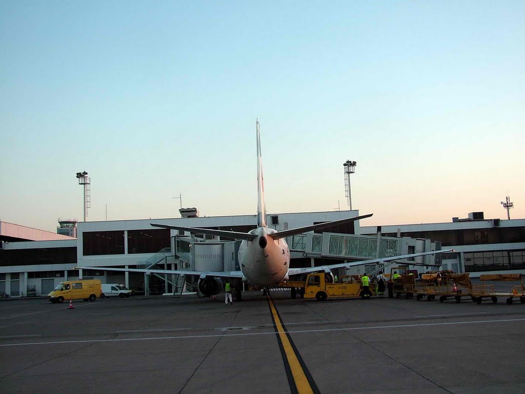 Aerodrom Nikola Tesla Beograd by Teča sa Dunava