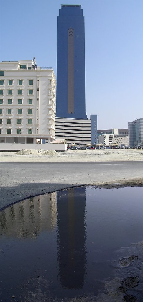 Almoayyed Tower reflected by M.Wilke