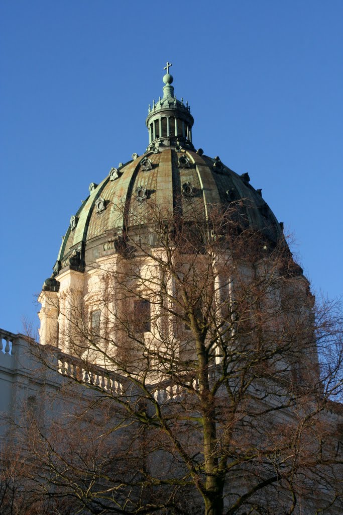 BASILIEK VAN DE H.H. AGATHA EN BARBARA by Ron Teeuw