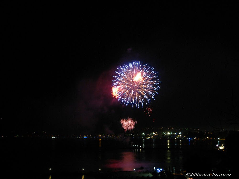 Фойерверки 15.08.2010 (Fireworks 15.08.2010) by Nikolai Ivanov