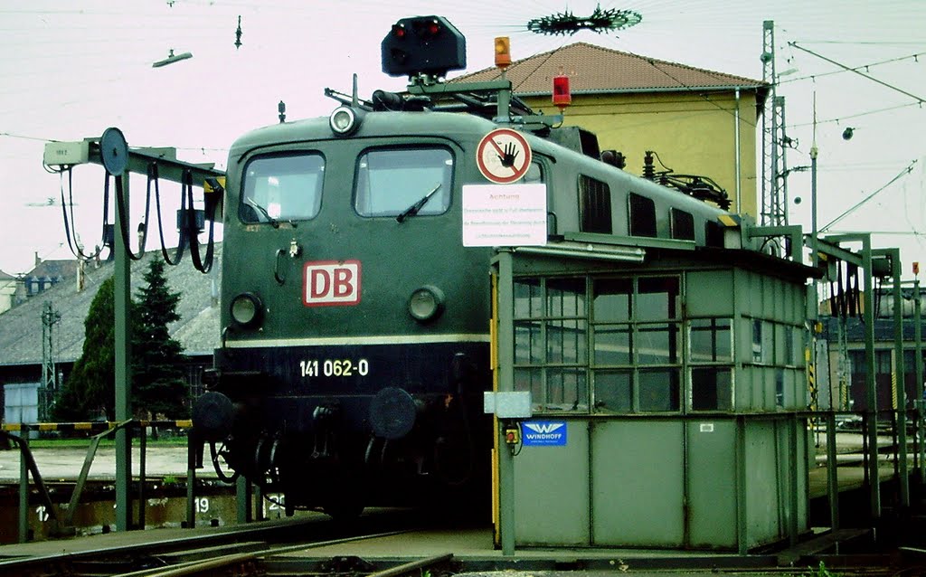 BR 141 062-0 im Bw Würzburg by Bernd Sontheimer