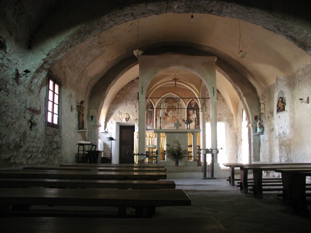 INTERNO ABBAZIA DI SAN PIETRO by Luigi Gilli