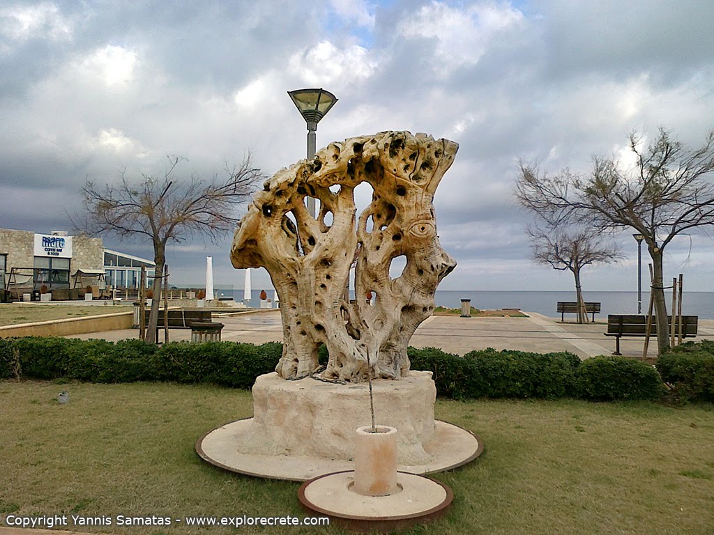 Statue at Heraklion by Yannis Samatas