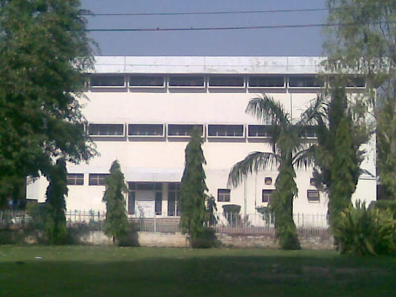 UET Library by Maqsood Amin