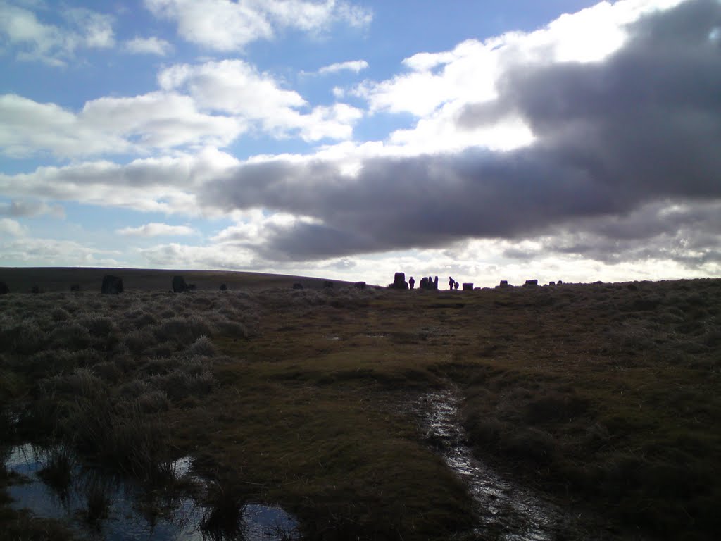 Grey Wethers silhouette by dartmoor runner