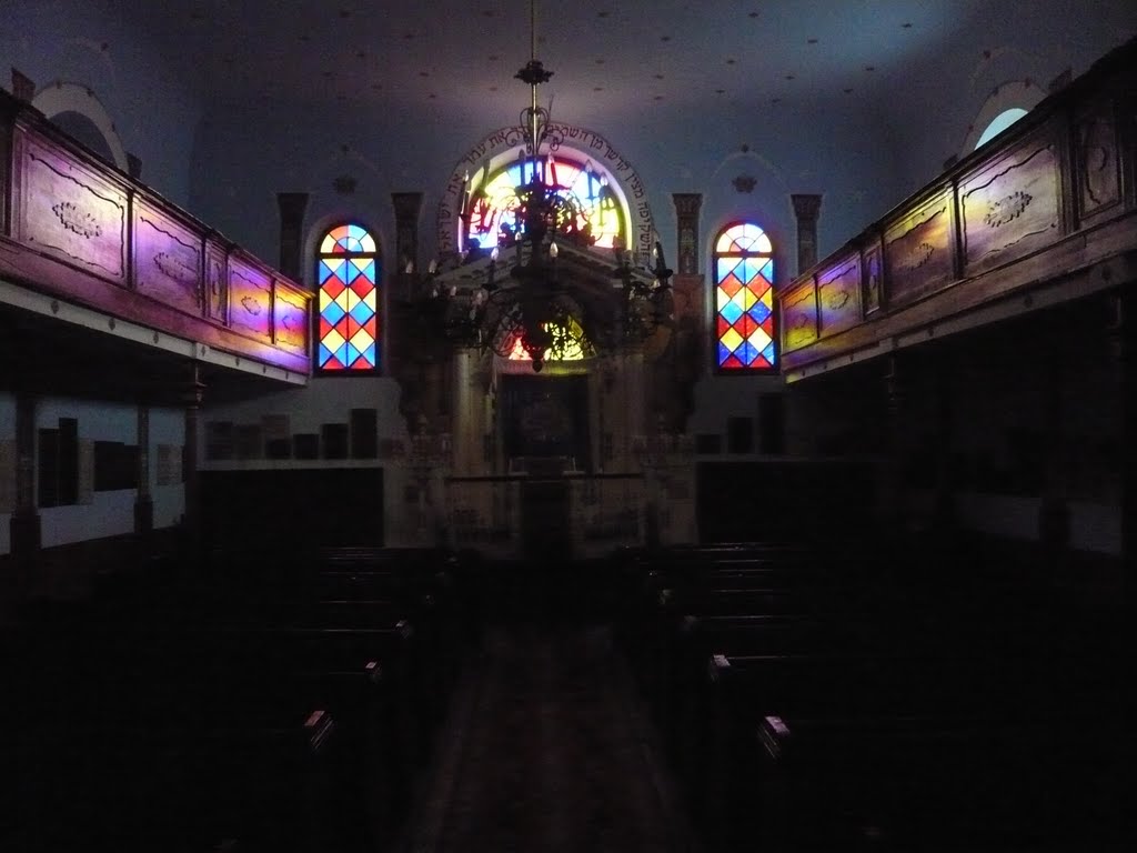 Keszthely synagogue inside by Cs.Viktor