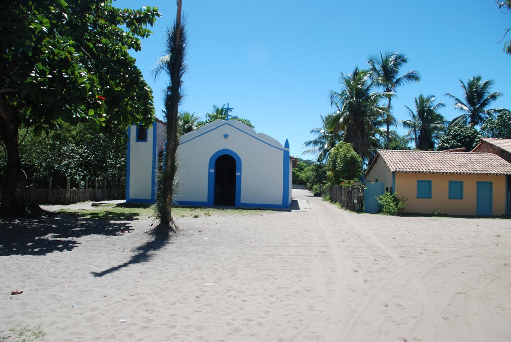 Pequena capela no vilarejo de Caraiva- small chapel in the village of Caraiva by daniel barros pereir…