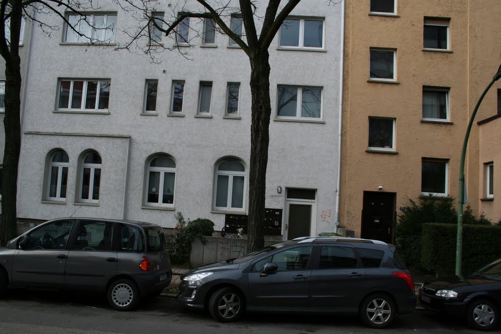 Gräfstraße 69, 60486 Frankfurt (frontal by Antiburka2