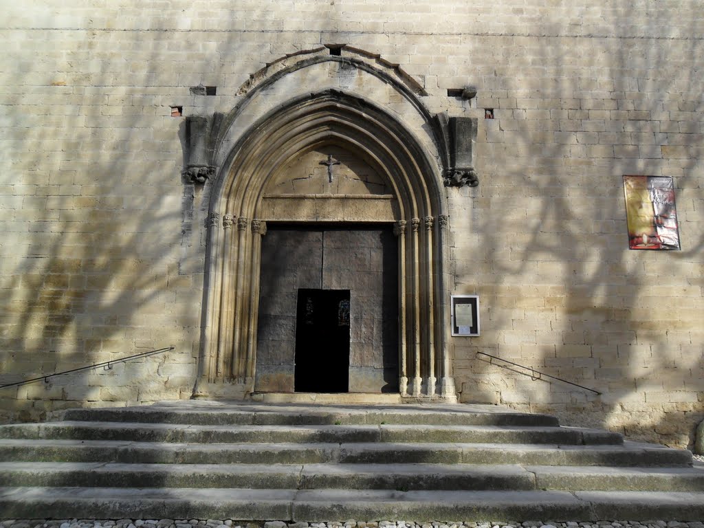 Malaucène Église Saint Pierre Saint Michel by Vinko Rajic