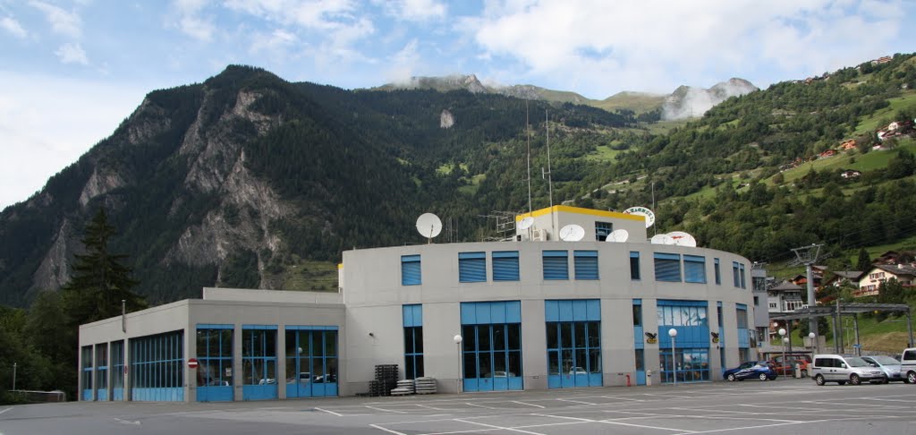 Le Châble - gare inférieure de la télécabine by Charly-G. Arbellay