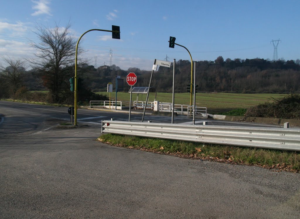 Via Tiberina, incrocio per Sant'Isidoro by Fabrizio Zellini