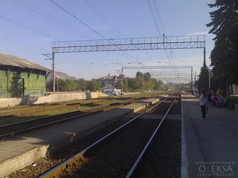 Bakhchysarai Railway Station by Oleksa Haiworonski