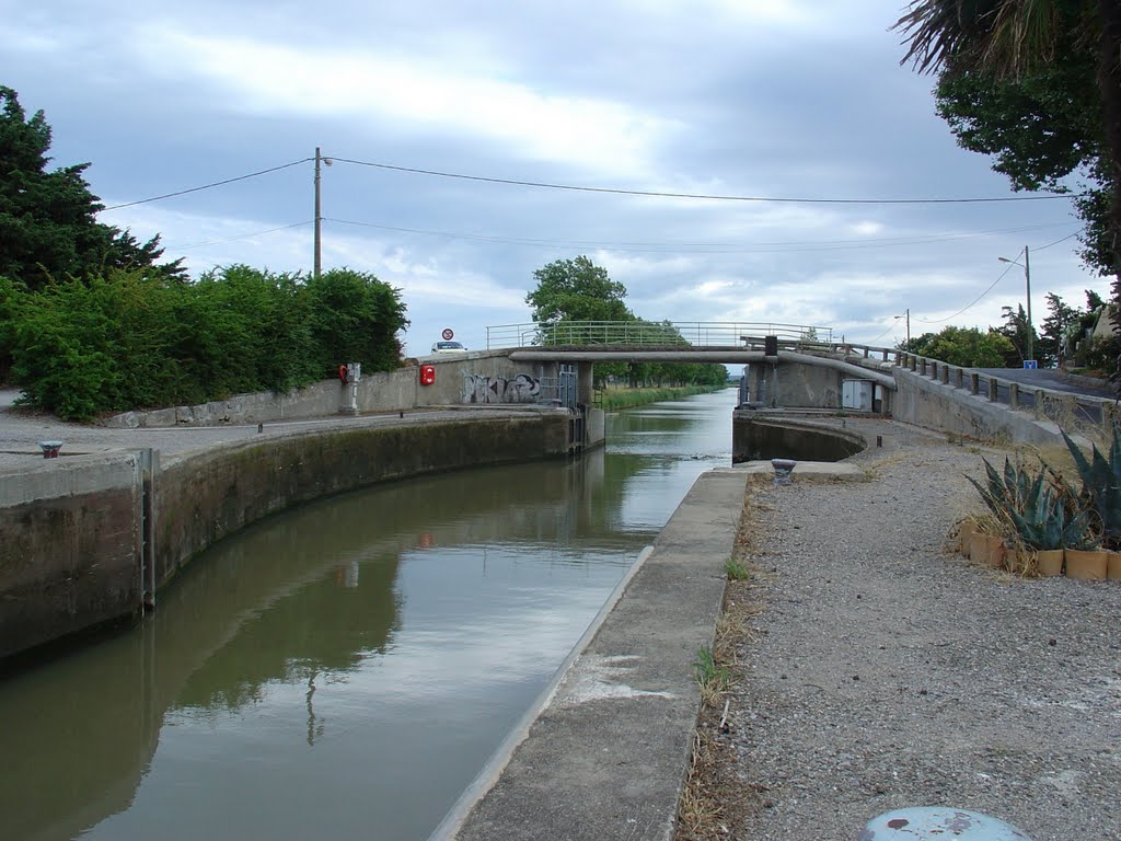 Frankreich_Languedoc-Roussillon_Narbonne > Gruissan, Petit Mandirac, Canal de la Robine by Elmokula