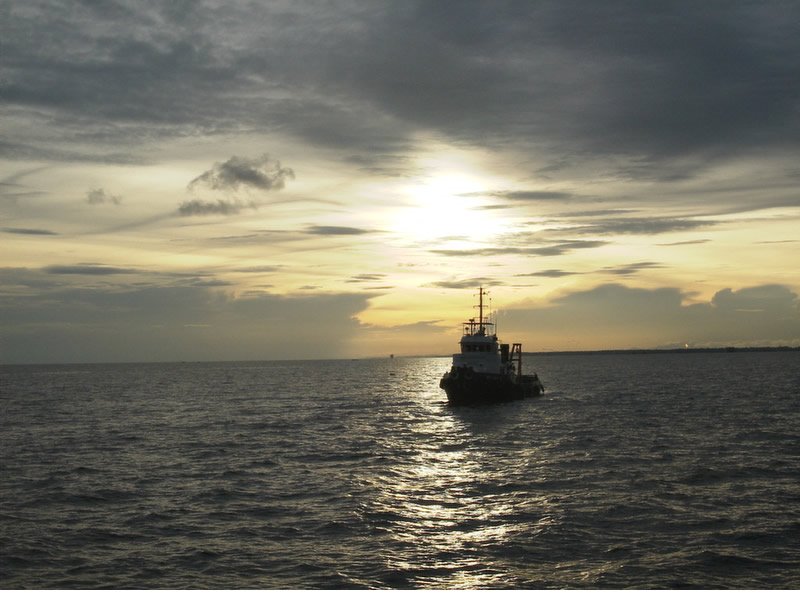 Balikpapan Habour ....... Kalimantan by Mario Bali