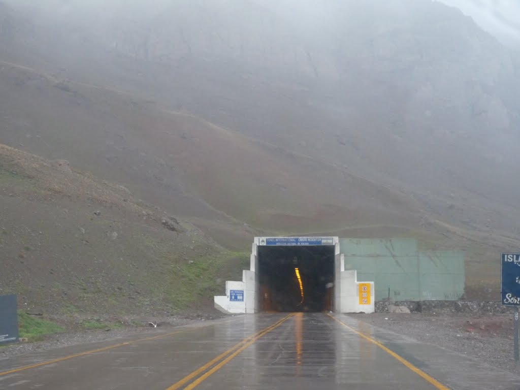 Tunel Cristo Redentor - Divisa Argentina - Chile by cicero r maciel