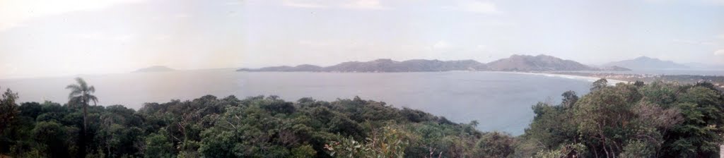 Vista panorâmica da baía do Mariscal, SC, Brasil by Rosemary Hoff