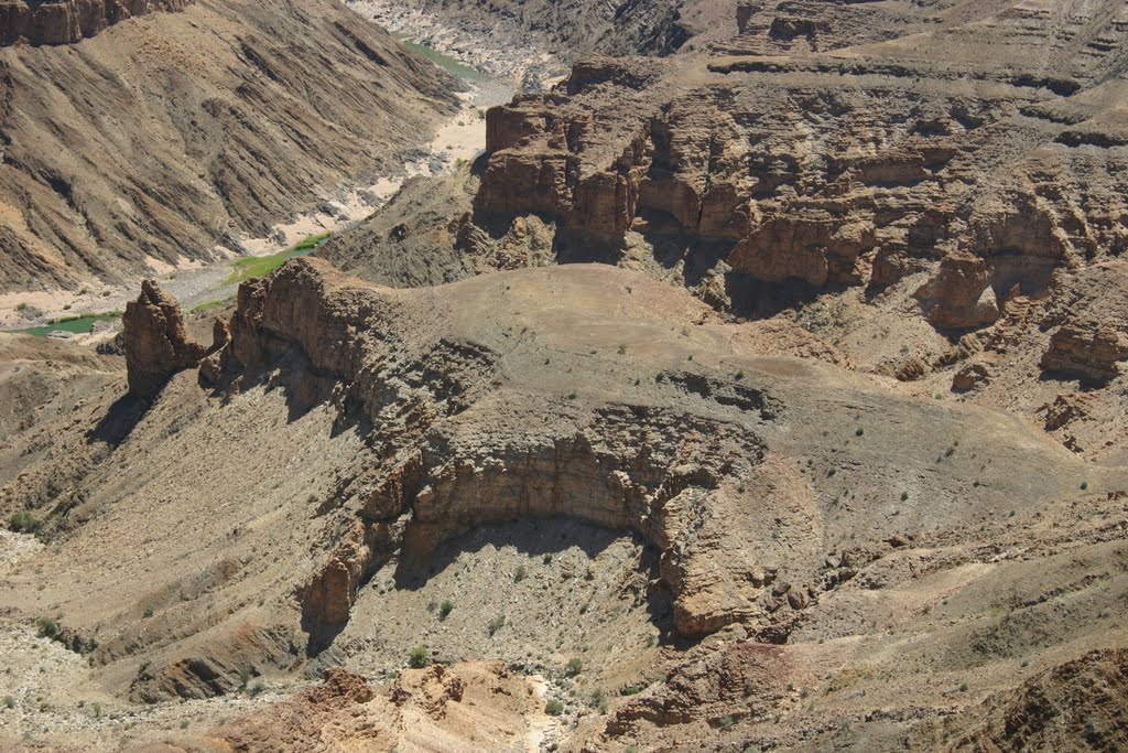 Fish river canyon, Namibia, 05-10-2009 by Pieter Rinkel