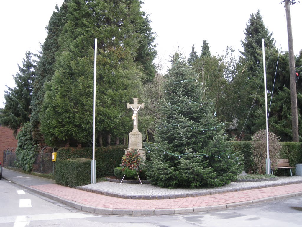 Wegkreuz, Scherfhausen by Gottfried von Bouillon