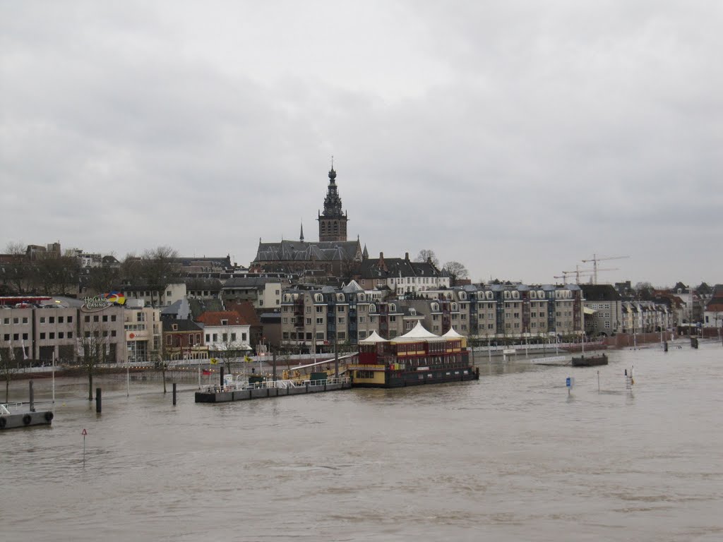 Hoogwater Nijmegen by Wim Schut