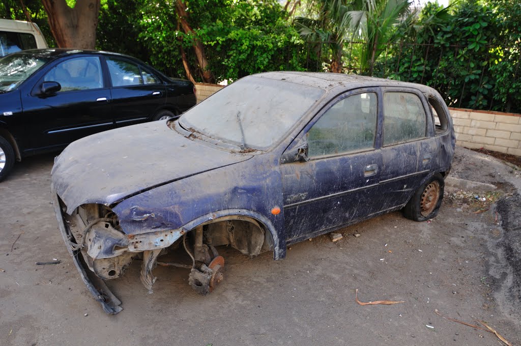 Disposed car by maiermo