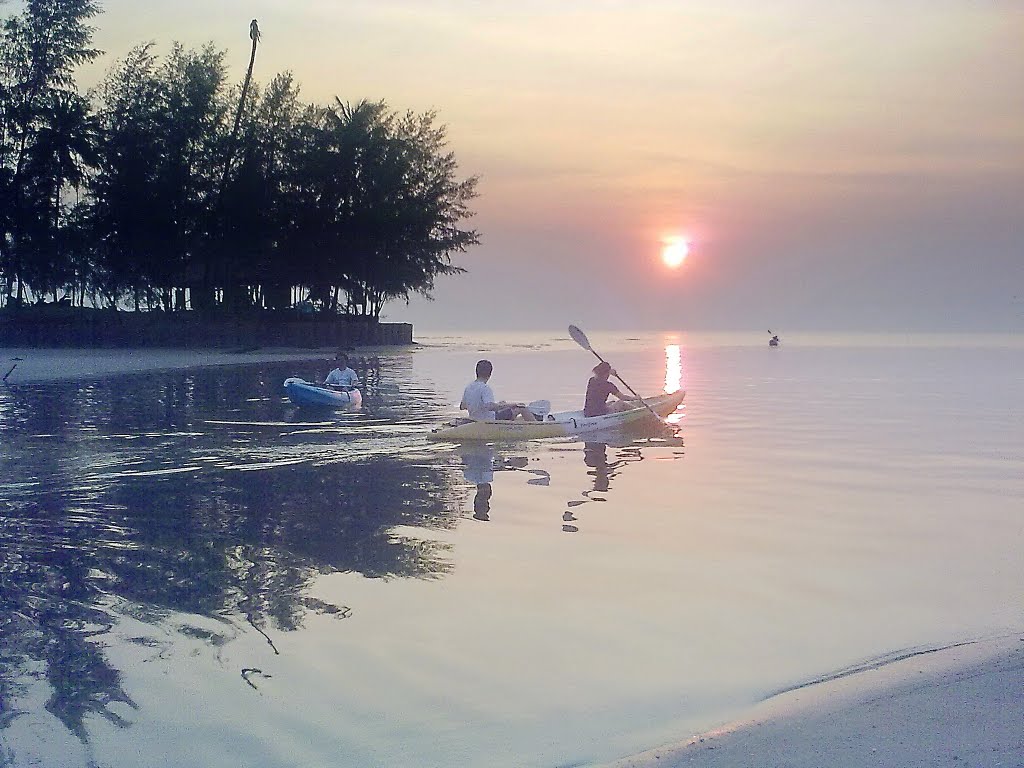 Klong-Prao,Chang Island by Somnuck Sukkaranee