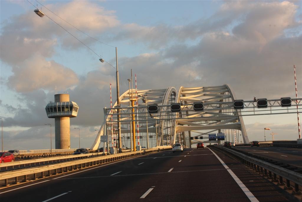 Van Brienenoordbrug by Gincius23