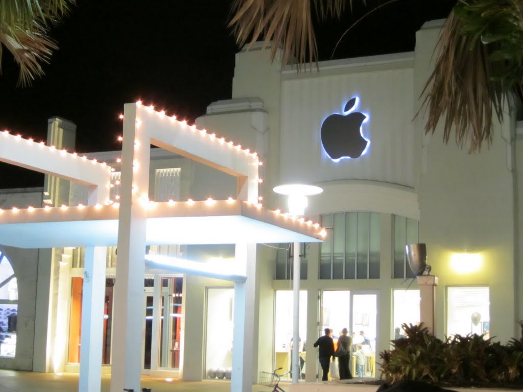 Apple Store, Miami Beach by photalgio