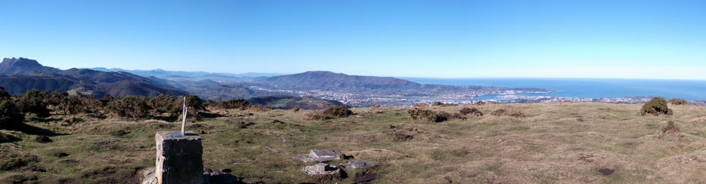 Vistas desde Xoldoko gaina by Lucas Grijando