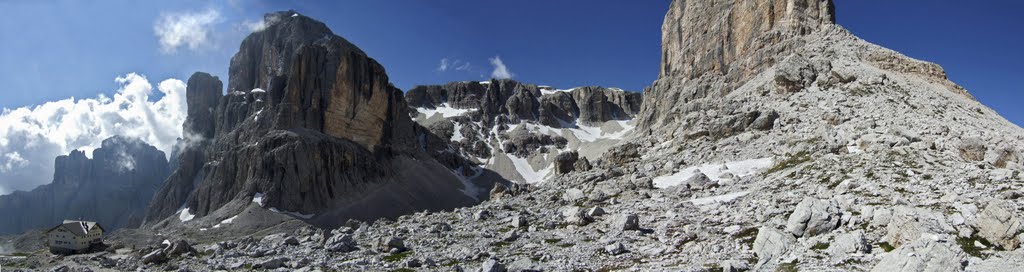 Gruppo Sella - Piz del Sec, Rifugio 'Pisiadù' Pisciadu-Hütte 2585m by Johannes Buschatz