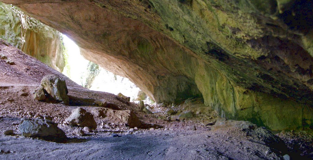 Ansa della forra torrente Scappuccia by Luigi Barbadoro - "homo latitans"